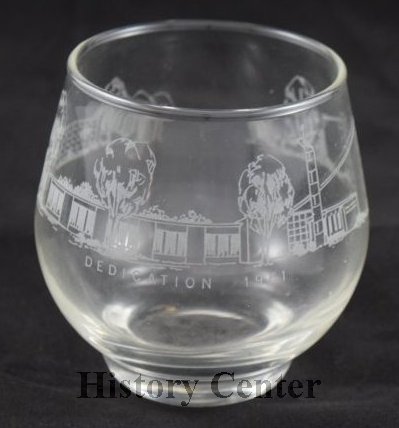 Achduth Vesholom Dedication Commemorative Glass